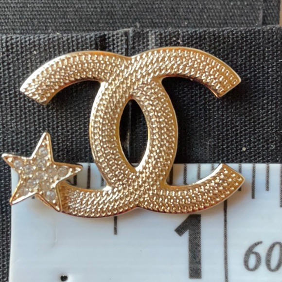 ⭐️ CHANEL CC EARRINGS WITH STARS ⭐️ NWT ⭐️ - Picture 13 of 16